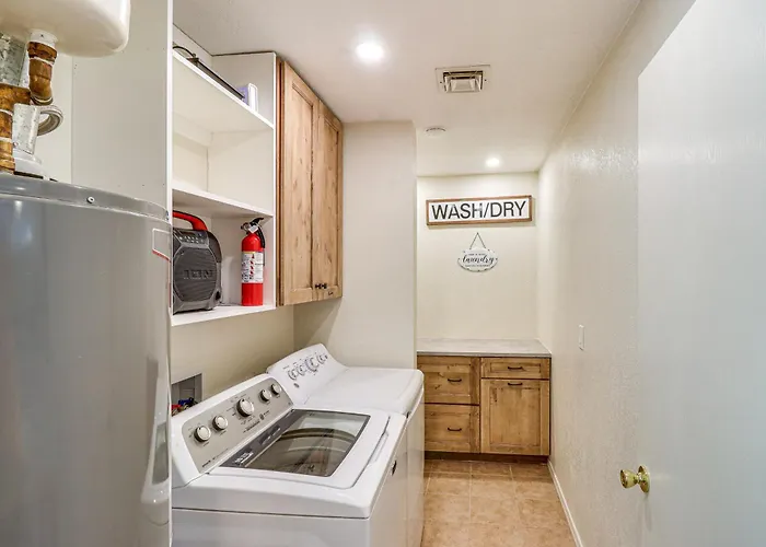 Near Woodland Park: W/ Fire Pit! Holiday home