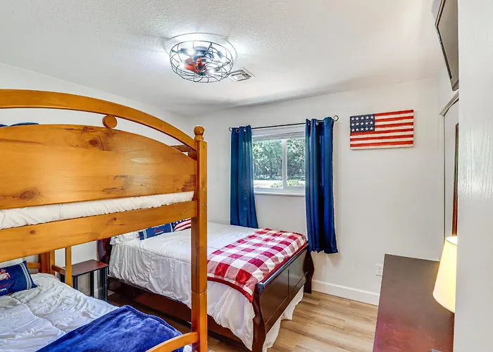Near Woodland Park: W/ Fire Pit! Holiday home