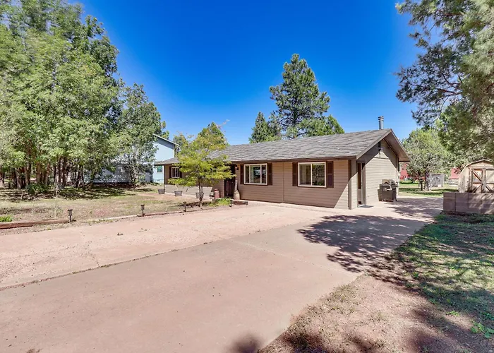 Near Woodland Park: W/ Fire Pit! Holiday home Pinetop-Lakeside