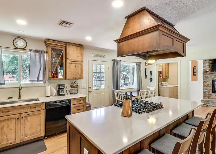 Near Woodland Park: W/ Fire Pit! Pinetop-Lakeside
