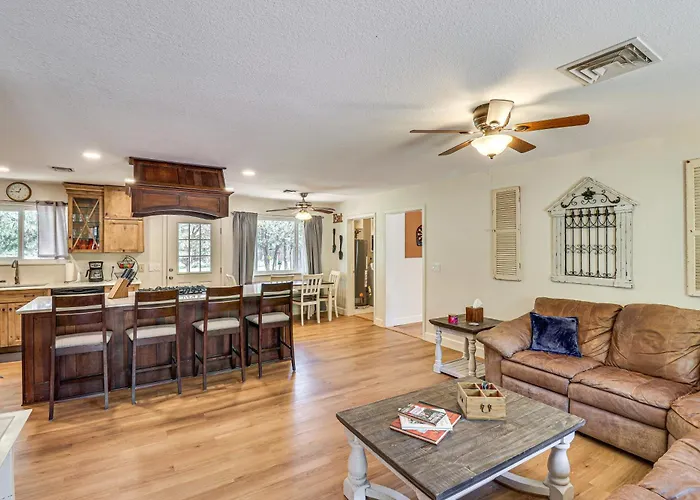 Near Woodland Park: W/ Fire Pit! Holiday home Pinetop-Lakeside